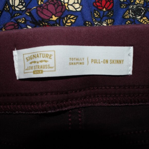 Levi Strauss Signature Lady 10 Short 30X28 Cranberry Shaping Pull-on Skinny Pant - Picture 6 of 8